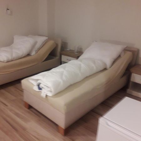 Turisticka Ubytovna Hotel Divin Exterior photo